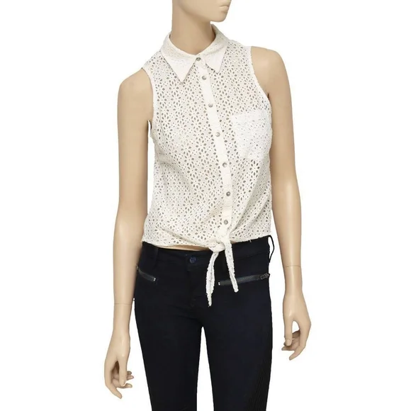 Guess White Sleeveless Eyelet Button-Front Tie-Hem Shirt - Picture 9 of 10